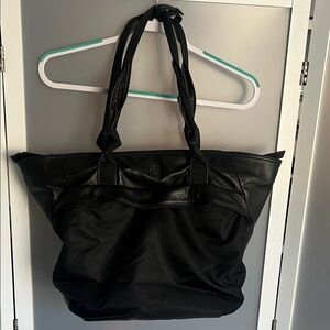 Lululemon Everything Bag
Black